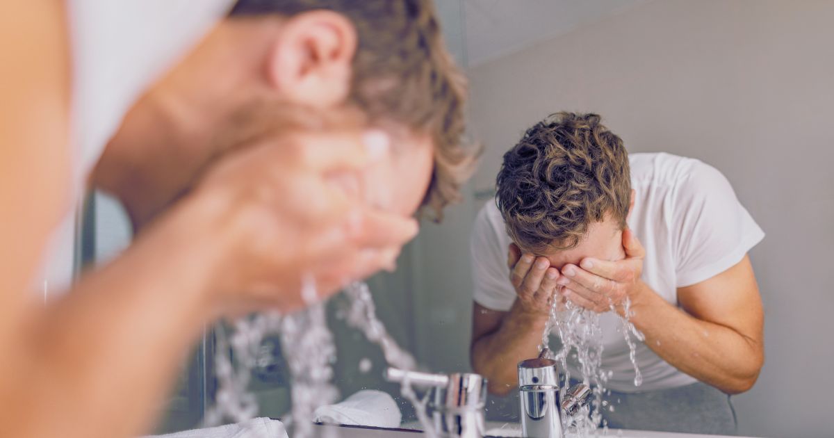 Why Washing Your Face Morning and Night Is the Simplest Habit for Men