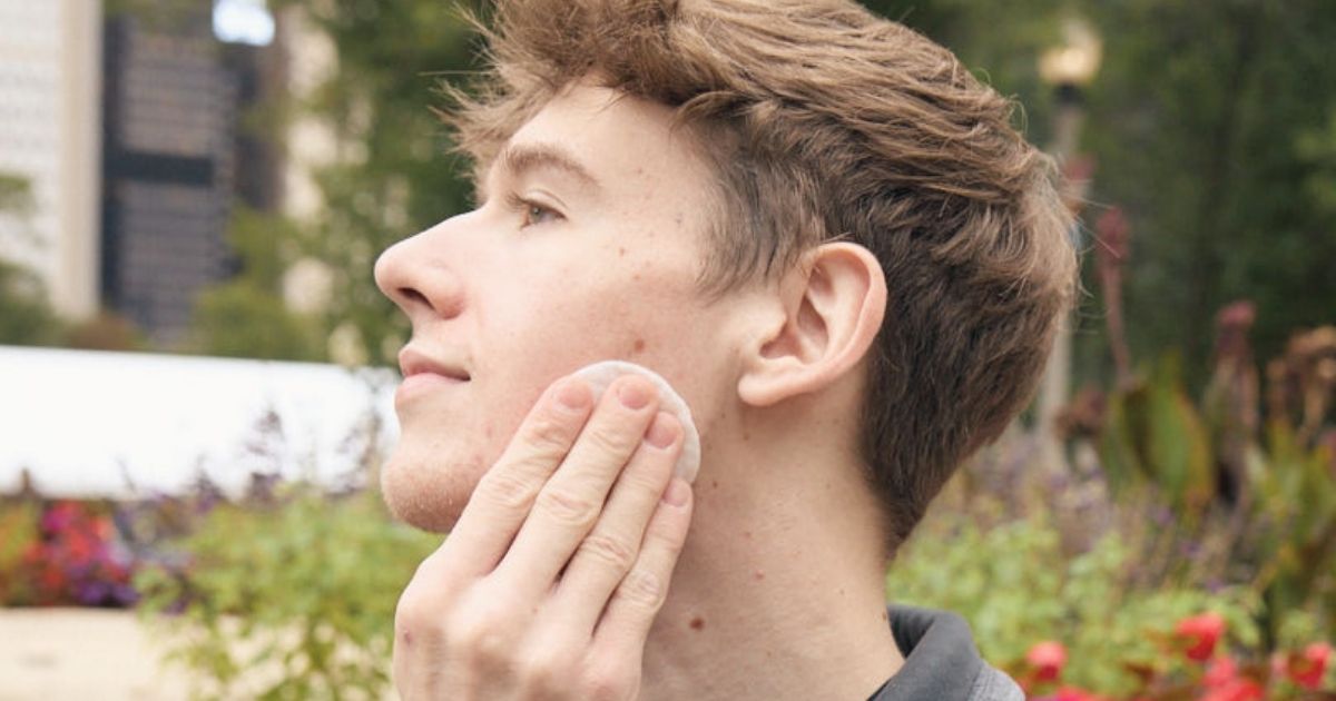 What's the Best Acne Skincare to Get My Teenage Son? A Mom's Guide (2026)