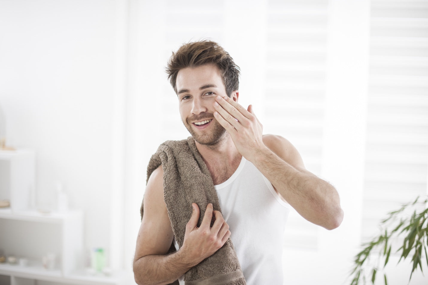 Should Men Try Slugging? What Petroleum Jelly on Your Face Actually Does (2026)